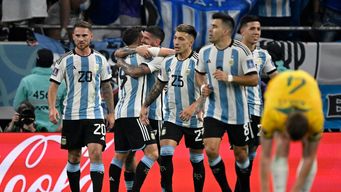 argentina derroto 2 a 1 a australia y se metio en los cuartos de final; se enfrentara a paises bajos