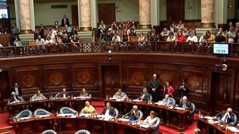 fa califico posible espionaje como situacion escandalosa, oficialismo remarca que no esta probado