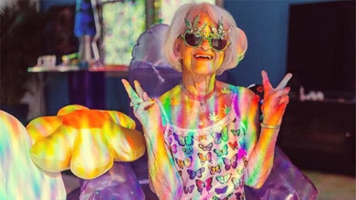 Baddie Winkle La Abuela Más Cool De Instagram Ahora Modela Lencería 5500