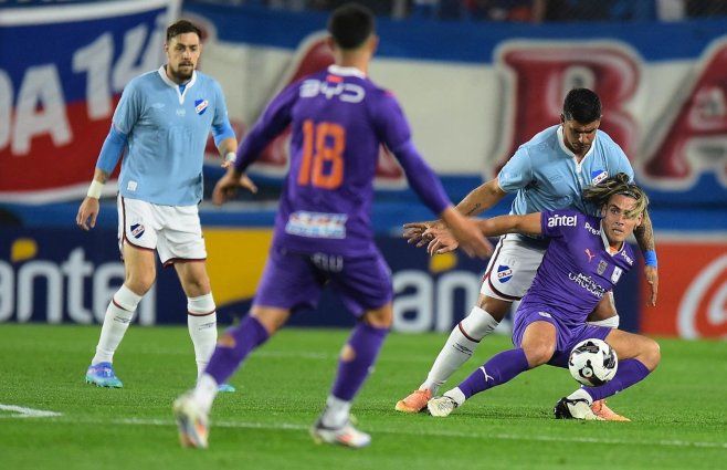 Foto: FocoUy. Nacional- Defensor Sporting, en el Gran Parque Central.