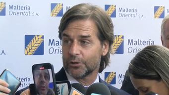 lacalle pou expreso al fiscal general preocupacion por conversaciones personales con astesiano