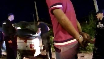 llevaba droga en su auto y varios objetos ilicitos en una mochila, fue detenido y termino condenado