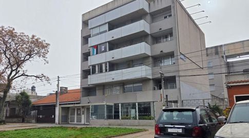 Brazo Oriental: portero de un edificio salió a defender a un hombre que era rapiñado y le dispararon; está grave