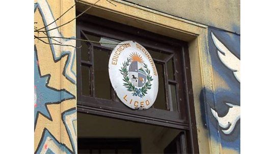 Denuncian problemas edilicios y violencia en liceo 29