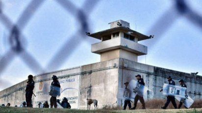 7 policias muertos y al menos 10 presos heridos en un motin en una carcel de veracruz