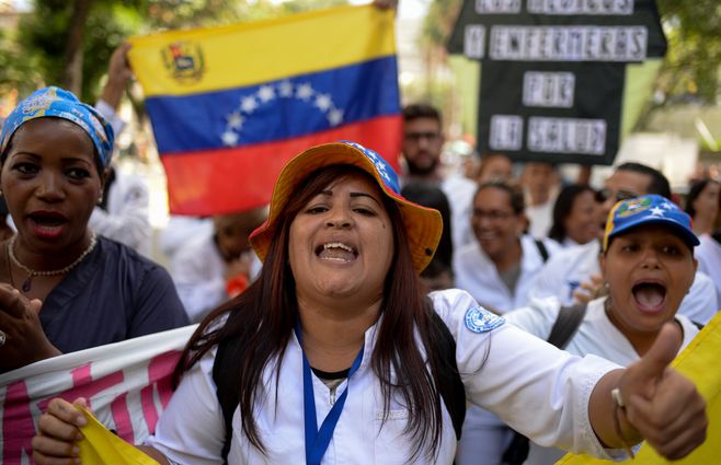 protesta trabajadores salud médicos venezuela AFP.jpg