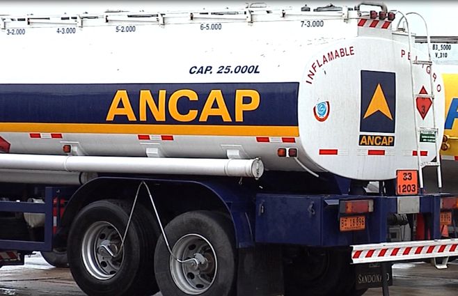 Trasladan seis tripulantes de un buque de Ancap por positivo de Covid-19