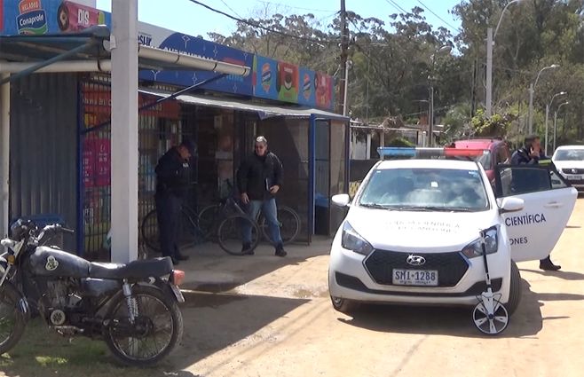 policia-canelones-cientifica-robo-super.jpg