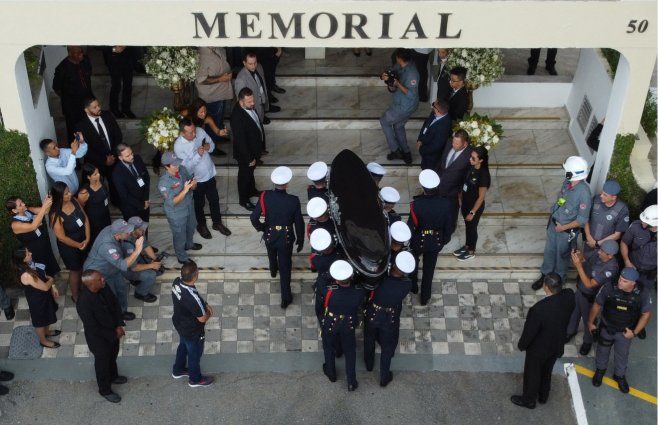 Pelé-cementerio-AFP.jpg
