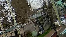 Cámaras registraron el ataque a tiros que dejó dos muertos y un herido en barrio Independencia