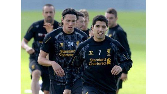 Luis Suárez volvió a entrenar después de la crisis con Liverpool