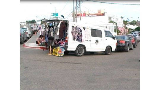 Ropa usada reciclada con un toque de arte