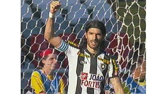 Loco Abreu: “Me gustaría dirigir a Uruguay en 2030”