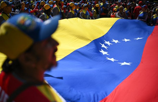 venezuela--bandera--maduro