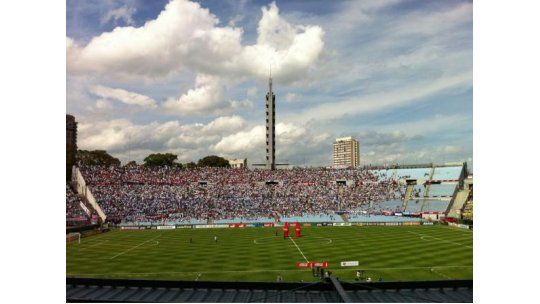 El clásico ya se juega: primeros minutos son para Peñarol