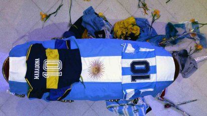 Foto: Presidencia de Argentina. El ataúd de Diego Maradona en la Casa Rosada.