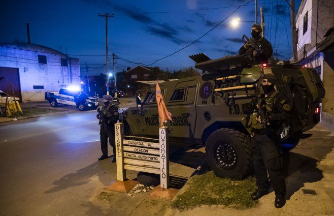Foto: AFP. Policía en Rosario, Argentina.