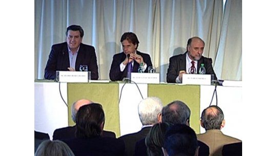 Candidatos de oposición plantearon sus propuestas educativas