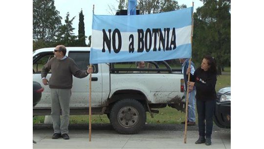 Activistas de Gualeguaychú volvieron a manifestar contra UPM