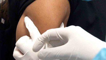 habilitaron por error agenda de vacunacion contra el covid-19 para menores de 18 anos