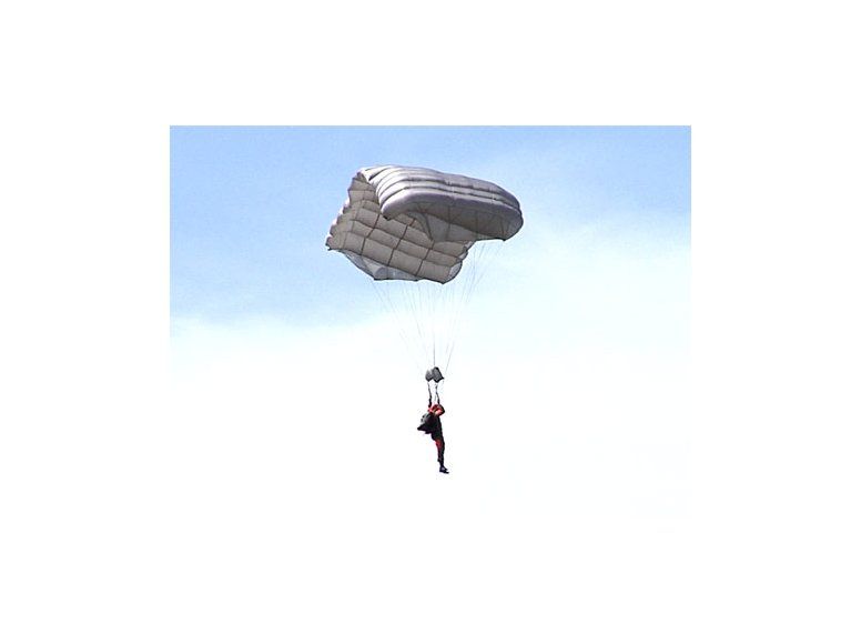 Falleció militar paracaidista en un salto de entrenamiento