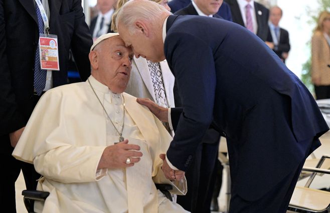 Foto: AFP. Papa Francisco y Joe Biden.