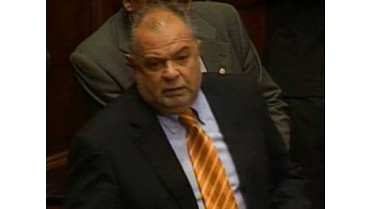 Dos legisladores a los empujones por vicepresidencia de Diputados
