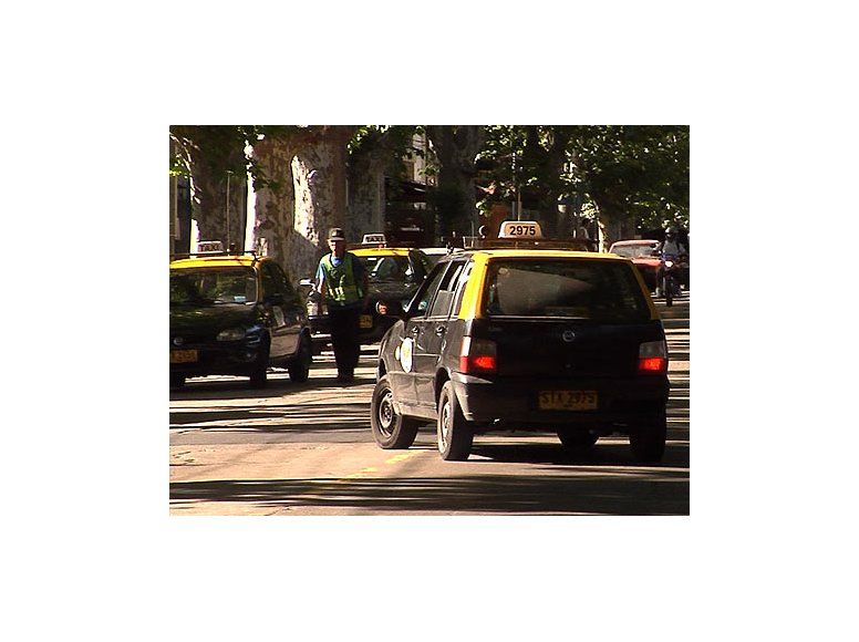 Taxistas seguirán vía judicial para que se reincorpore a empleada