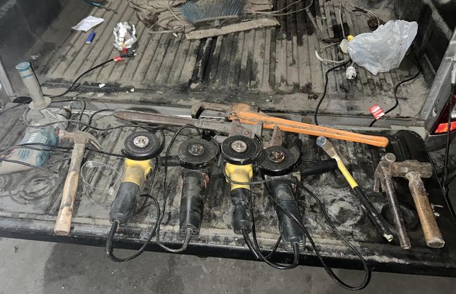 Foto cedida a Subrayado. Amoladoras usadas para quitarle el cobre a los contadores.