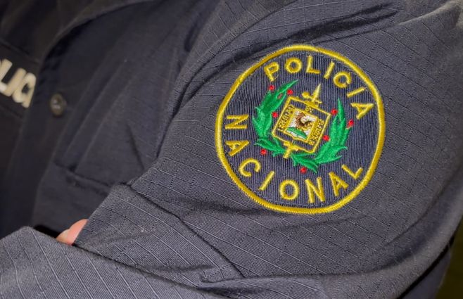 policia-escudo-fotocaptura-efectivo-uniforme.jpg