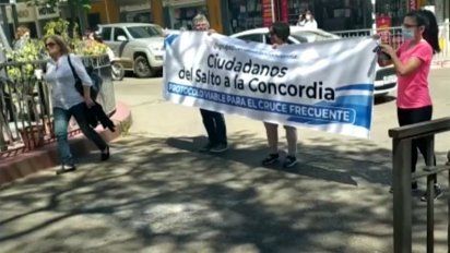 familias de salto piden autorizacion para cruzar a concordia