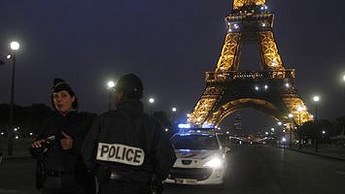 Evacuaron la Torre Eiffel por amenaza de bomba