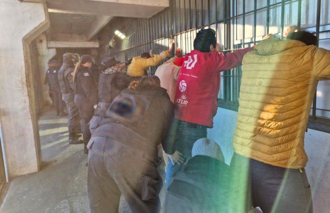 Foto cedida a Subrayado. Requisa de este miércoles en el ex Comcar.