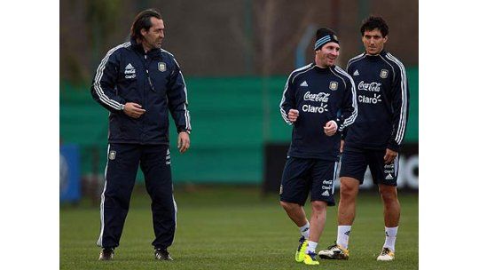 En calma, lejos de la locura porteña, así entrena Argentina