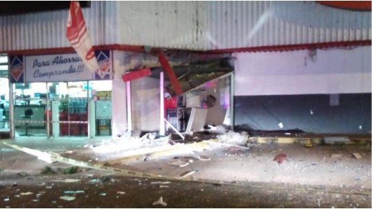cajero, explosión, robo, supermercado