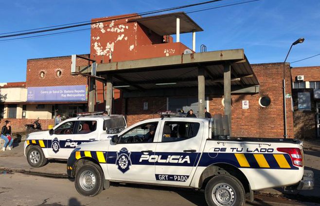 Foto: Subrayado. Policlínica Capitán Tula en el barrio Piedras Blancas de Montevideo.
