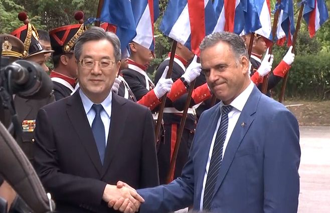 Orsi-con-vice-primer-ministro-de-China