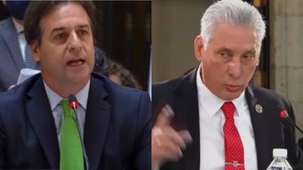 el cruce entre lacalle pou y miguel diaz-canel durante la cumbre de la celac