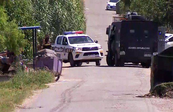 Foto: Subrayado. Operativo policial en Los Bulevares, Montevideo.