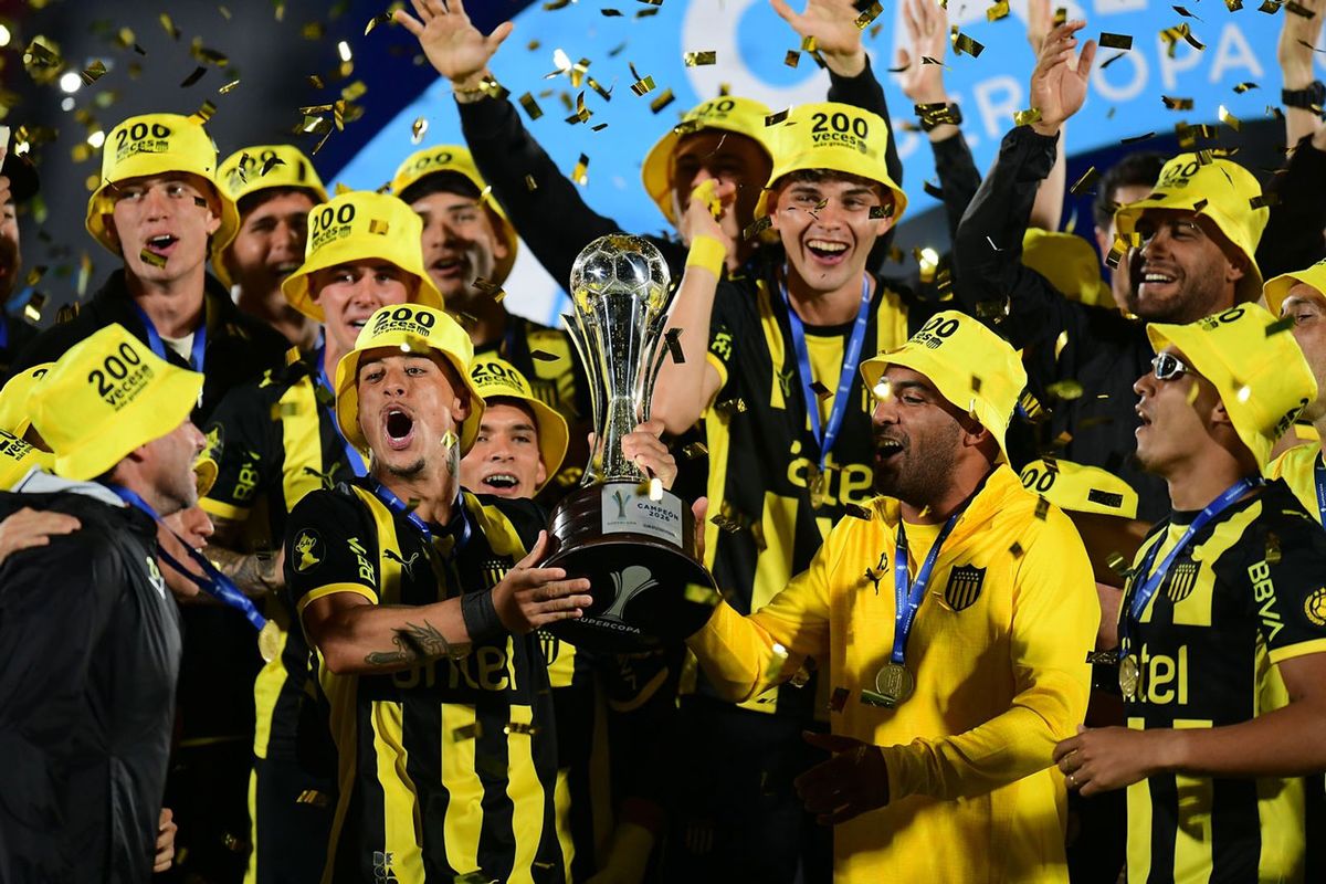 Peñarol campeón de la Supercopa