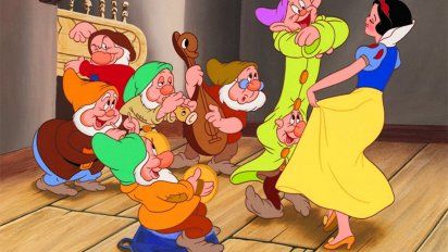 vuelve en accion real el clasico blancanieves y los 7 enanitos