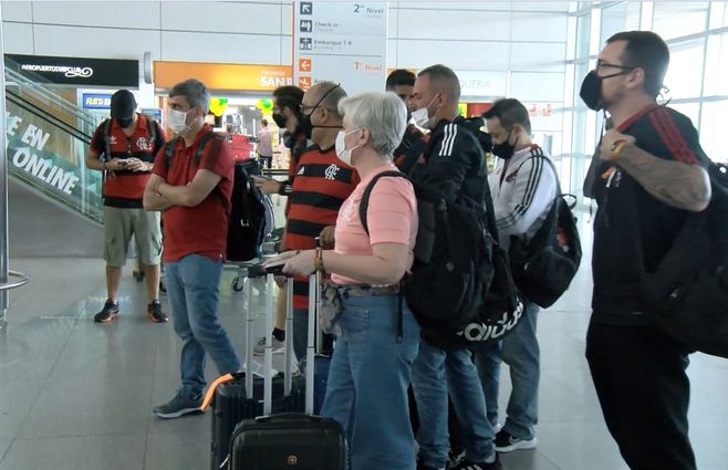Brasileros-Flamengo-Aeropuerto.jpg