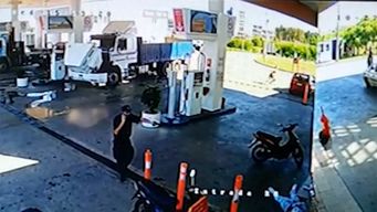 asalto y tiroteo dentro de local de pagos en estacion de servicio deja delincuente herido