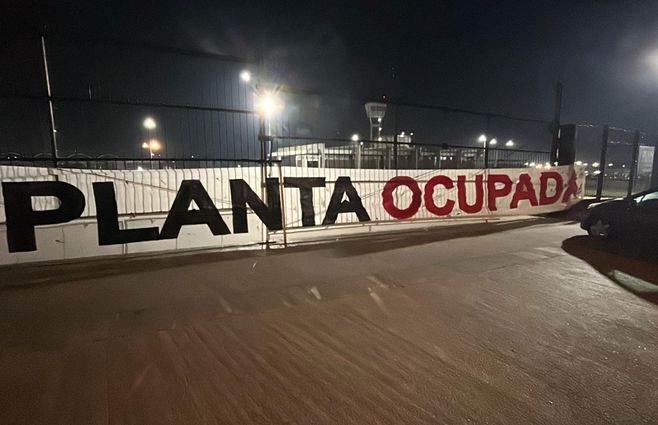Planta La Tablada de Ancap ocupada por el sindicato. Foto: sindicato de funcionarios, Fancap.