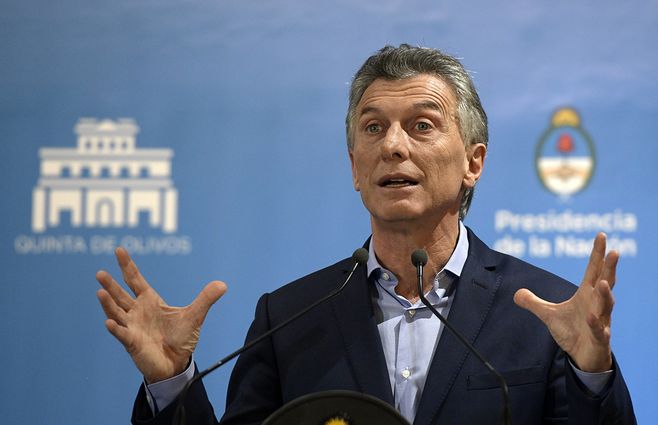Macri rearma su gabinete en medio de una crisis económica.