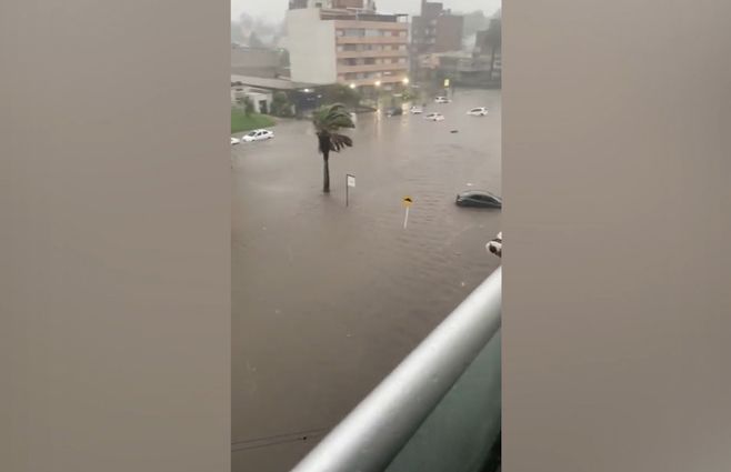 inundaciones-autos-malvin.jpg