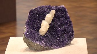 la amatista fue declarada piedra nacional por el gobierno; su extraccion y proceso emplea a unas 2.000 personas