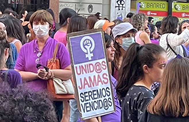 Marcha del 8M 2022 en Montevideo