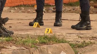 investigan disparos desde un vehiculo frente a local bailable de buceo; presuntos autores habrian tenido una discusion en el lugar