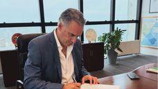 Orsi firmó el decreto que reglamenta la ley de muerte asistida, o eutanasia Orsi firmó el decreto que reglamenta la ley de muerte asistida, o eutanasia
